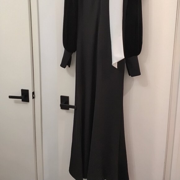 Tadashi Shoji Elegant black slenderizing gown - Picture 2 of 2